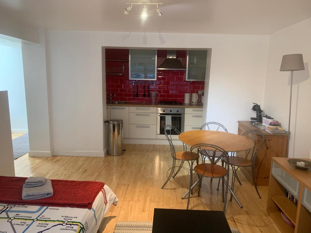Cozy 1 Bedroom Basement Flat London Exterior photo